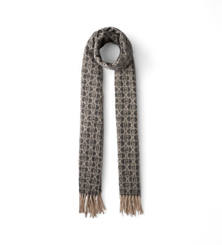 Stole med svart monogramlogotyp