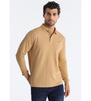 Plo aqutico castanho