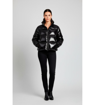 Czarny pikowany płaszcz