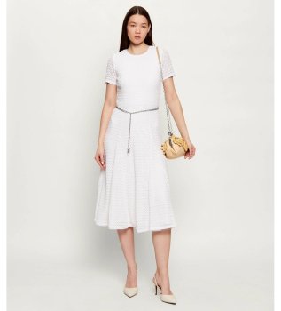 Robe en dentelle blanche