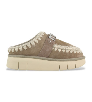 Zuecos de piel Bounce clog metal logo, taupe