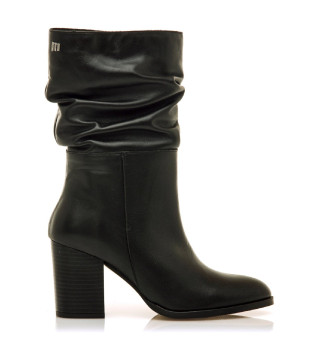 Stivaletti in pelle nera con rosa