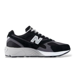 Chaussures en cuir 880R noir