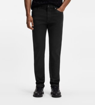 Schwarze Porsche x BOSS Hose