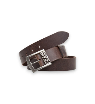 Damian med brunt b�lte