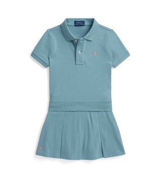 Boxy Fit Poloshirt und blauer Piqué-Rock und Hose