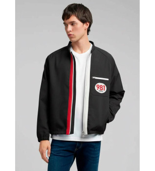 Casaco com pormenores em contraste preto