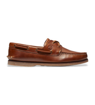 Chaussures bateau classiques en cuir marron