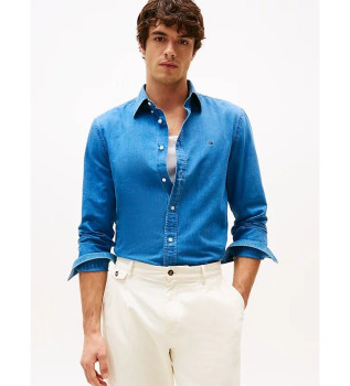 Blaues Chambray-Hemd mit normaler Passform