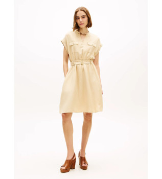 Krótka sukienka koszulowa z beżowym paskiem