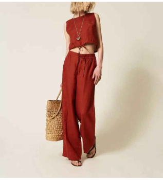 Linen trousers with maroon embroidered logo