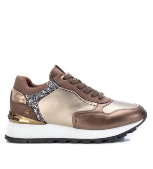 Chinelos brilhantes em bronze