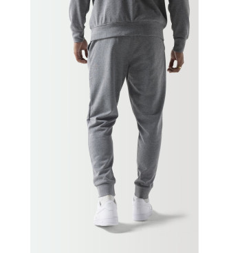 11 Degrees Spodnie Jogger Core Slim Fit w kolorze szarym