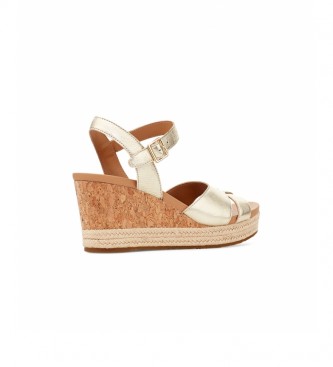 UGG Cloverdale gold leather sandals -Height of the wedge: 7cm