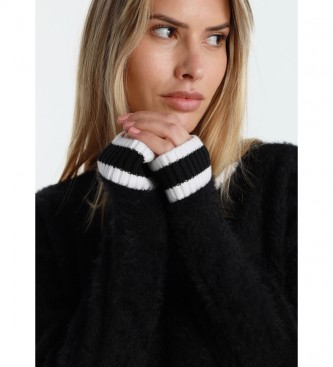 Lois Carvi-Ladero Cat Feather Yarn black sweater 