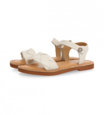 Gioseppo Leoti white leather sandals