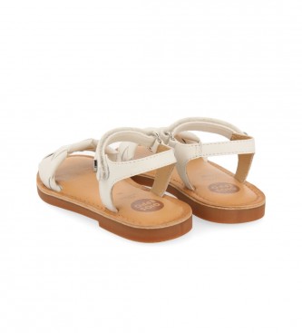 Gioseppo Leoti white leather sandals