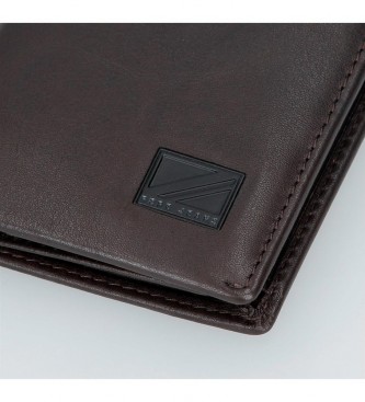 Pepe Jeans Leather wallet Chief Marron with click clasp closure