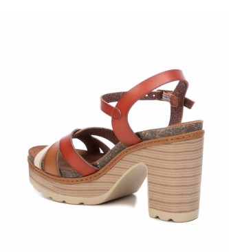 Xti Brown crossed straps sandals -Height heel 9cm