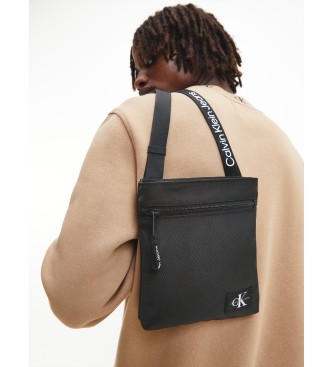 Calvin Klein Recycled Flat Shoulder Bag black -21,5x18x2,5cm