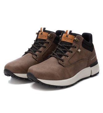 Xti Trainers 143163 brown