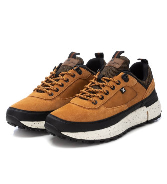 Xti Trainers 143171 brown