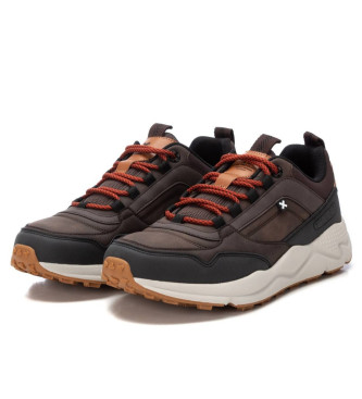 Xti Trainers 143172 brown