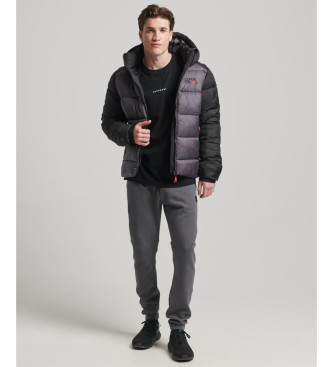 Superdry Steppjacke mit Kapuze und schwarzem Colourblocking