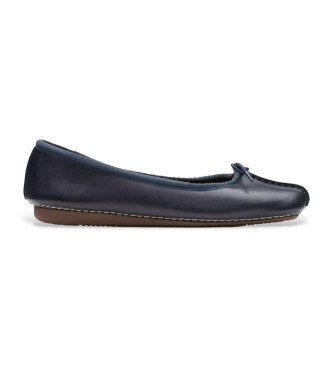 Clarks Sabrinas em pele azul-marinho Freckle Ice