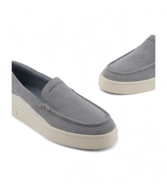 Armani Exchange Chaussures en cuir gris sans lacets  