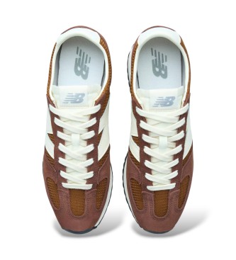 New Balance Brown leather trainers 471