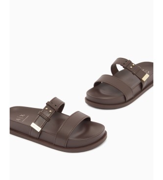 A|X Armani Exchange Brązowe sandały typu sabot