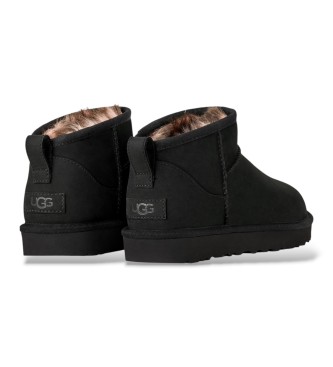 UGG Classic Ultra Mini Nubuck Stiefeletten aus Fell schwarz