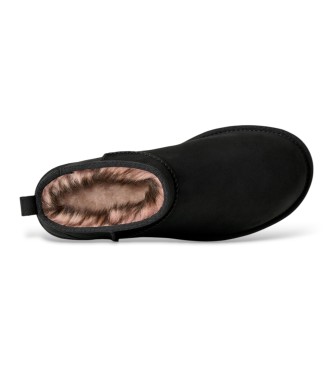 UGG Classic Ultra Mini Nubuck Stiefeletten aus Fell schwarz