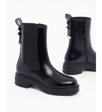 A|X Armani Exchange Usnjeni ?kornji Modern ?rni