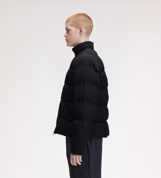 Fred Perry Schwarze gesteppte Jacke mit Raglanärmeln