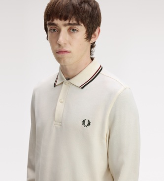 Fred Perry Polo med dobbeltstribet krave og lange ærmer i beige