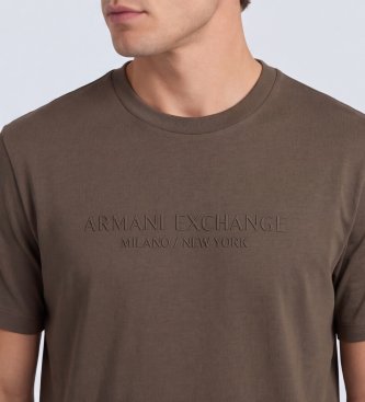 A|X Armani Exchange Camiseta com logotipo em relevo castanho