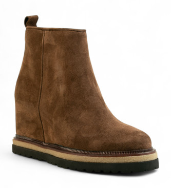 Alpe Musta brown leather ankle boots