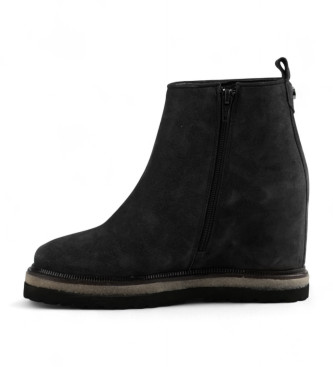 Alpe Musta leather ankle boots black