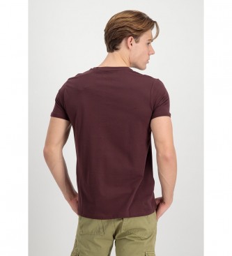 ALPHA INDUSTRIES T-shirt med rdbrun logotyp
