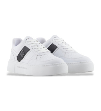 Armani Exchange Baskets avec bande latrale blanche contraste