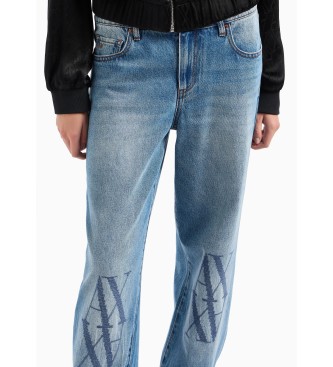 Armani Exchange Jeans dalla vestibilit rilassata in denim rigido con monogramma ricamato blu