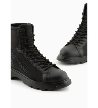 Armani Exchange Schwarze Schnrstiefeletten