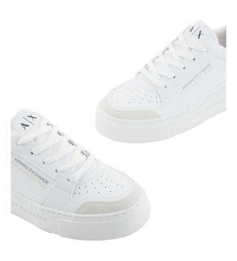 Armani Exchange Trainers Kant wit
