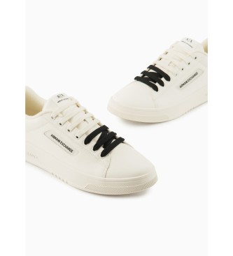 Armani Exchange Enkla sneakers i off-white