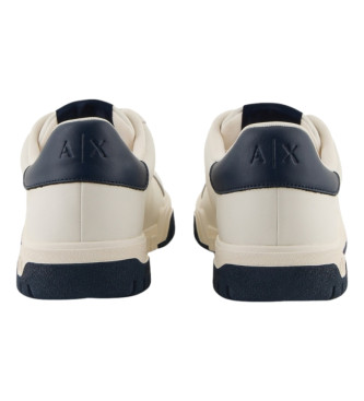 Armani Exchange Skórzane sneakersy Basic w kolorze złamanej bieli
