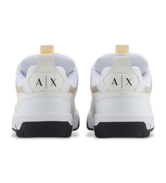 Armani Exchange Sneakers con dettagli metallici e logo bianco