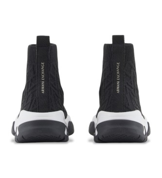 Armani Exchange Baskets de type chaussette en tissu extensible avec logo noir sur toute la surface.