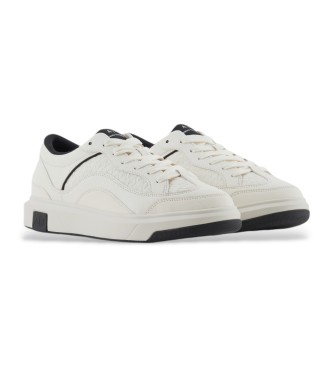 Armani Exchange Zapatillas con empeine con monograma tono sobre tono blanco